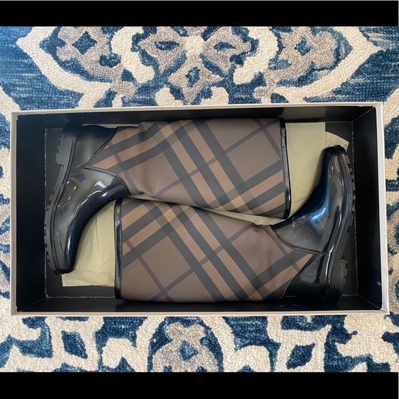 Smoky Checkered Style: Burberry Smoked Check Boots